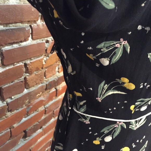 Dandelion print dress w/ pussy bow - Picture 9 of 9